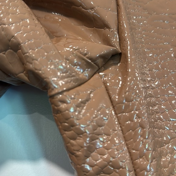 🔵 SHEIN Glossy Tan Faux Leather Croc-Embossed Pants Size Medium 6 - Picture 3 of 10